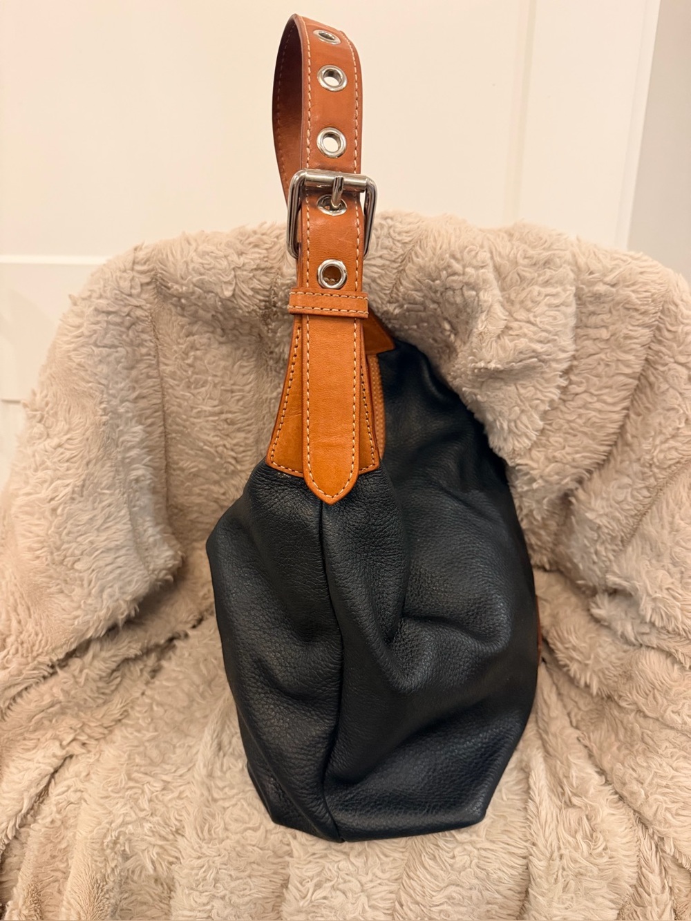 Dooney & Bourke Black Leather Shoulder Bag with Tan Trim - Picture 2 of 10